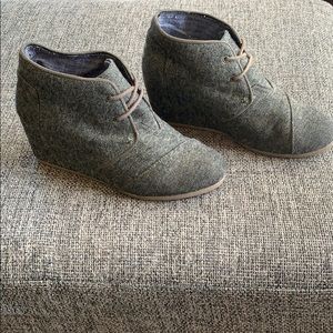 Toms wedge boots
